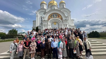 За благословением к батюшке Серафиму